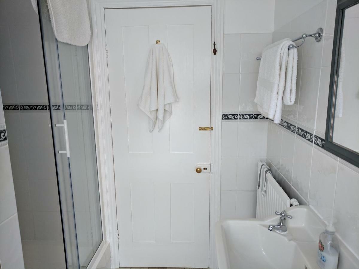 Bed and Breakfast No. 23 Вэллс Экстерьер фото